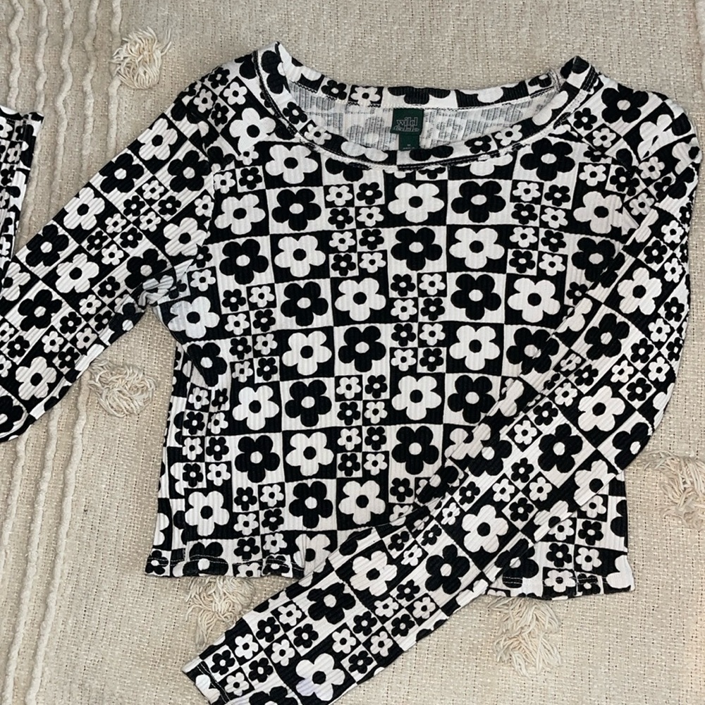 Fun long sleeve crop top